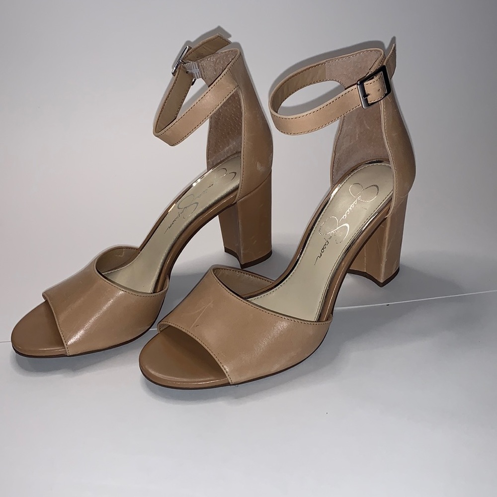 Jessica Simpson heel